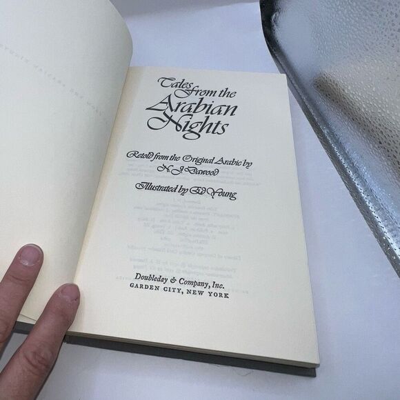 N J Dawood Tales from the Arabian Nights 1st Edition 1978 Illustrated Hardcover - Picture 2 of 9
